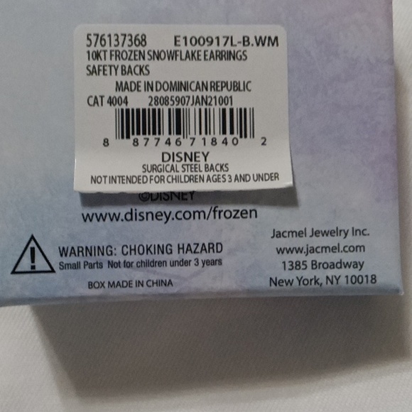 10kt Gold Disney FROZEN snowflake earrings - Picture 7 of 9